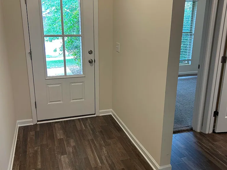 122 Daymark Dr — Photo 3