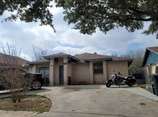 501 Prada Machin Dr, Laredo, TX 78046