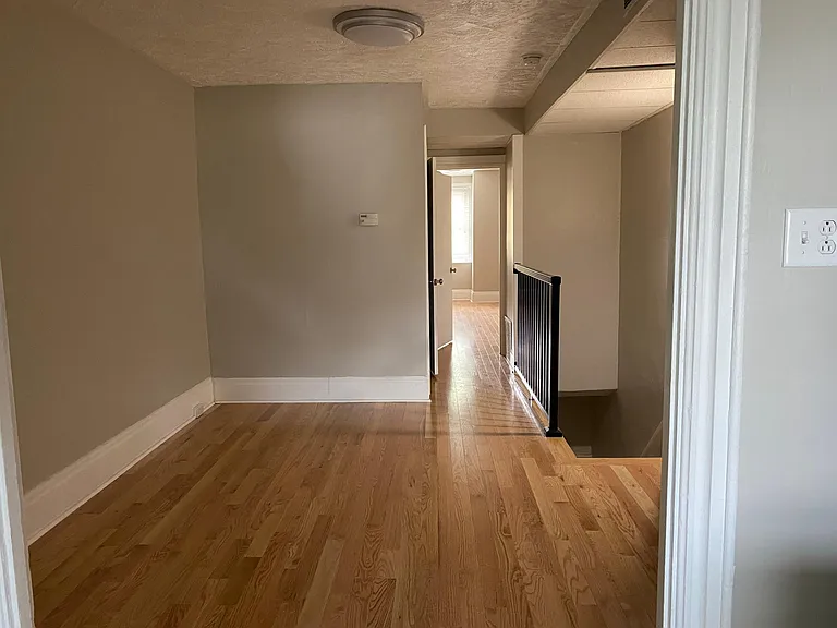 718 Cedar Ave #3 — Photo 4