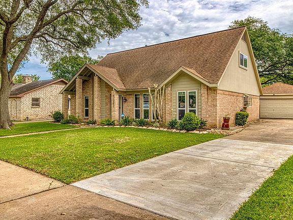 2nd image of 21207 Park Villa Dr