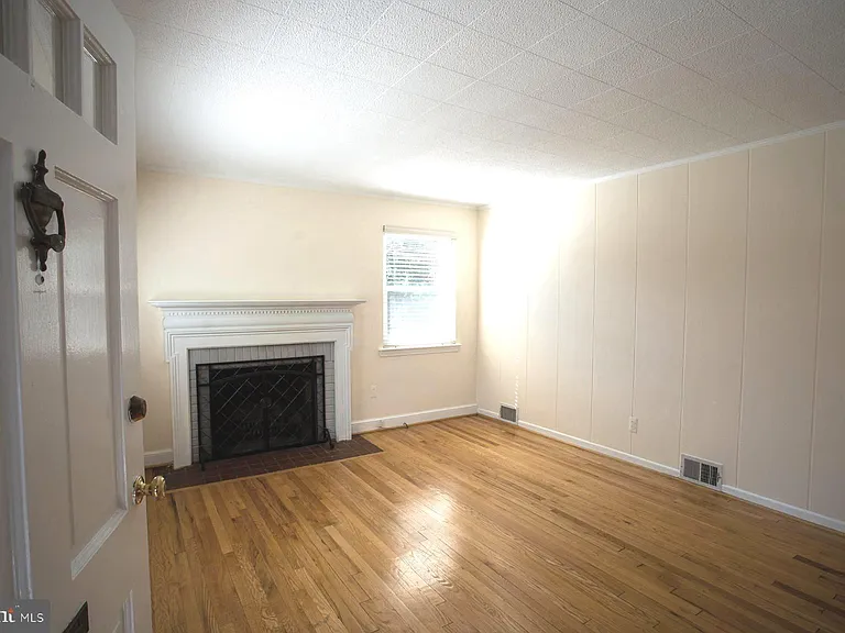 5915 Ryland Dr — Photo 5