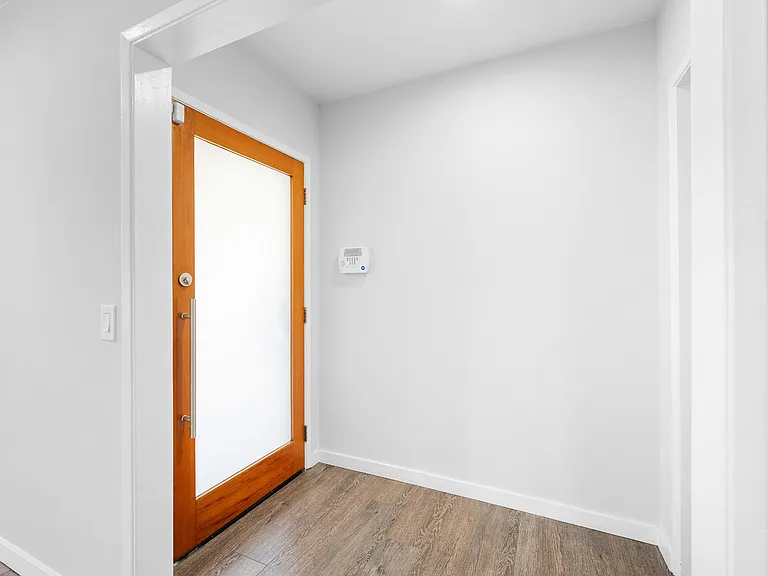 11793 Glencrest Dr — Photo 4
