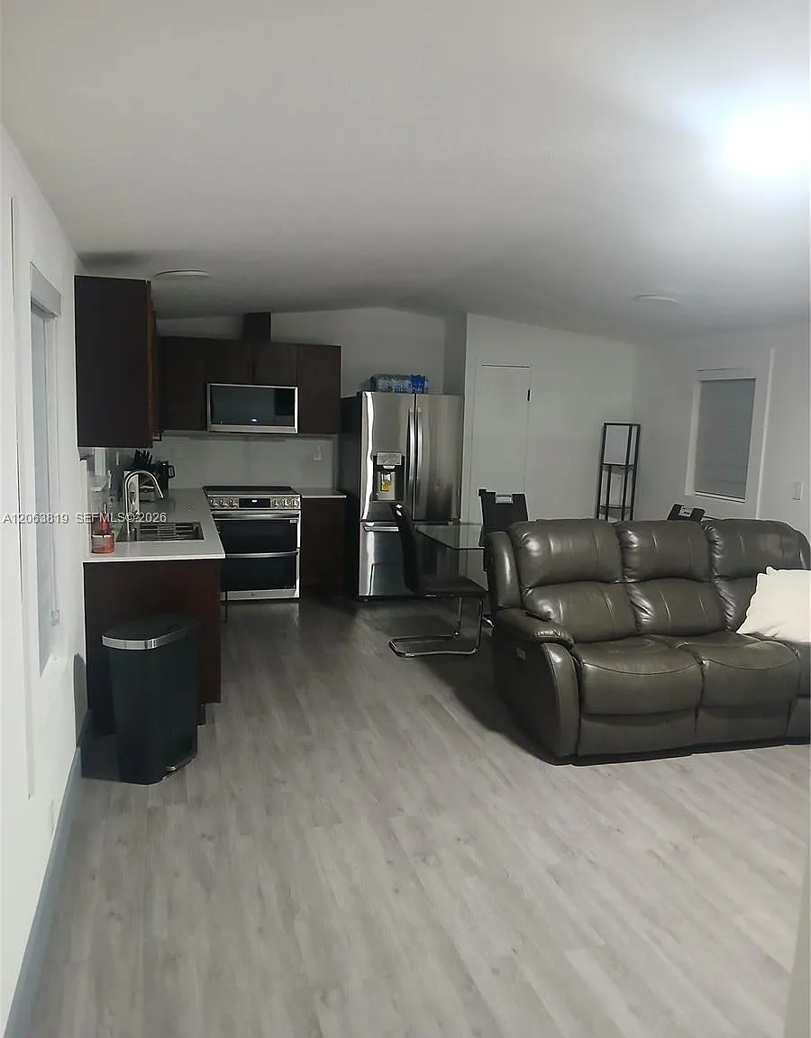 2 bed, 1.0 bath, 800 sqft, $2,000 — Photo 4