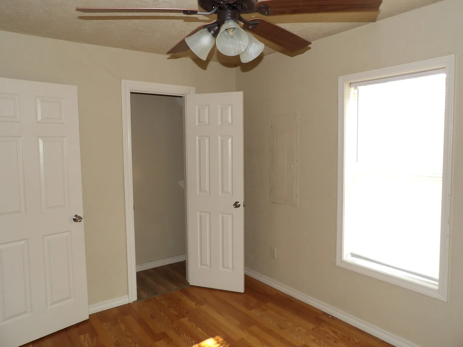 3 bed, 1037 sqft, $795 — Photo 4