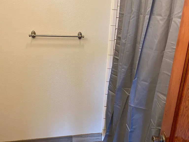 Bathub with Shower.