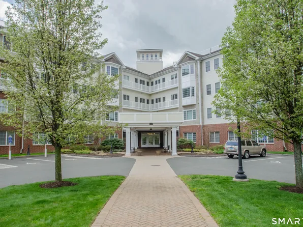 1 King Philip Drive #209, West Hartford, CT 06117