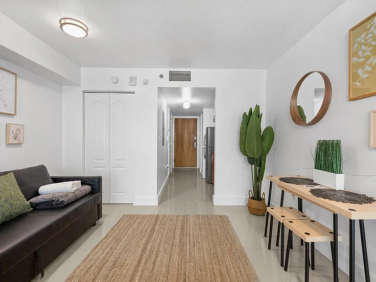 1 SE 12th St #32-ID1026152P — Photo 33