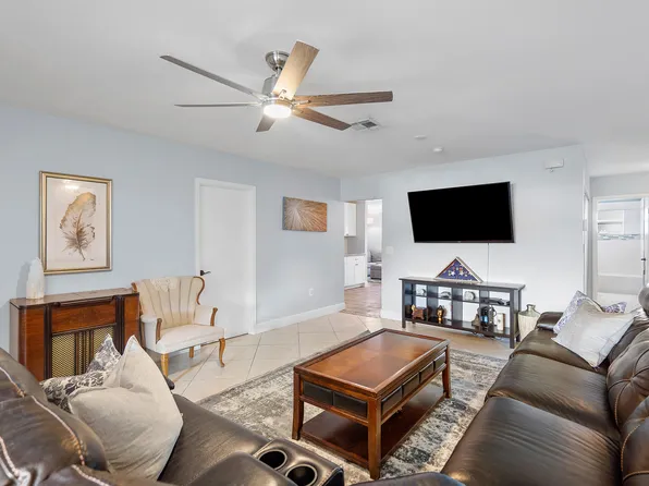 400 NW 49th Street, Oakland Park, FL 33309