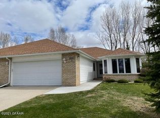 2091 S 36th St, Grand Forks, ND 58201