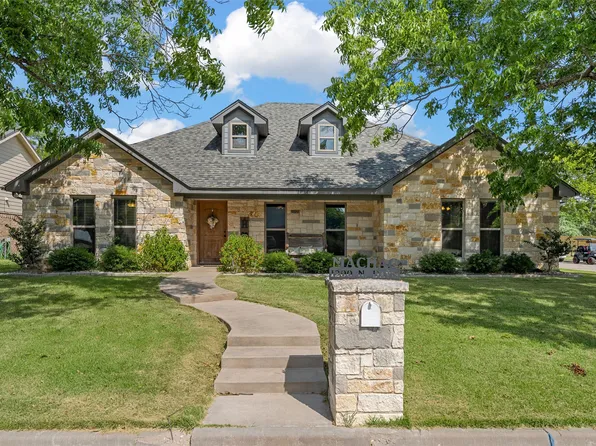 1200 N Davis St, West, TX 76691