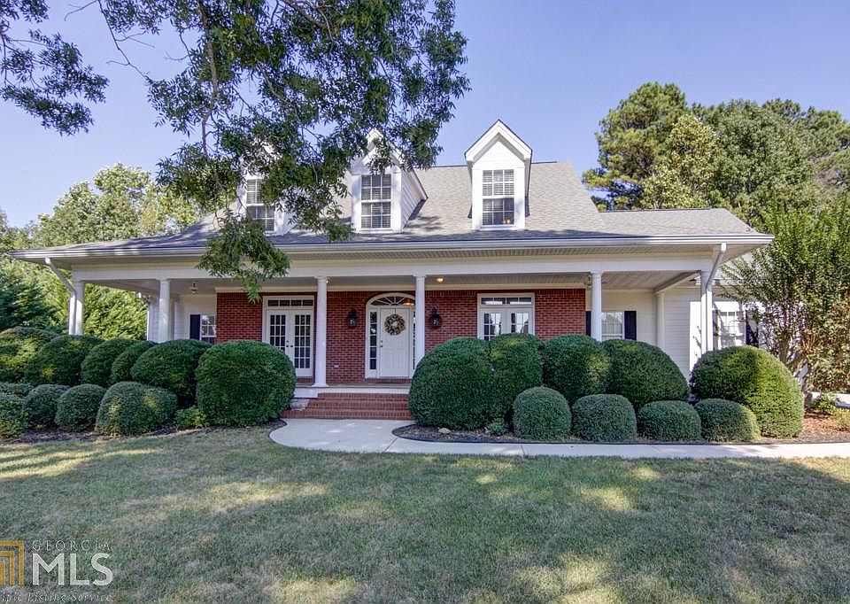 1st image of 885 White Oak Dr