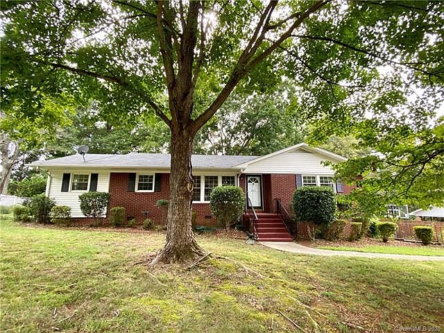 1st image of 627 Greenbriar Ave