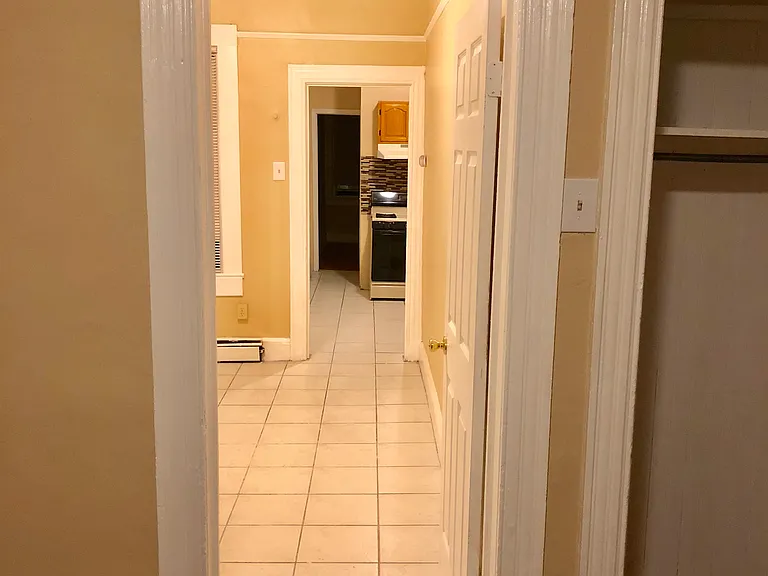 79 Logan Ave #2R — Photo 7