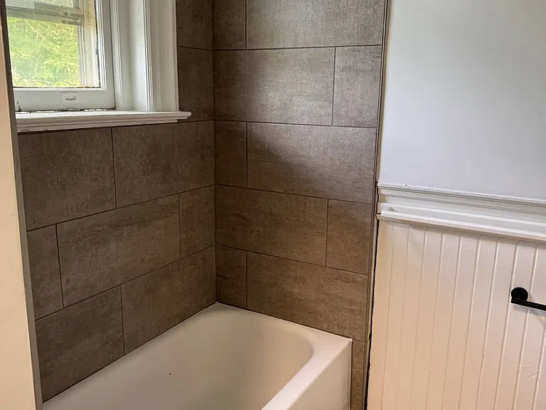 1308 Clay St — Photo 14