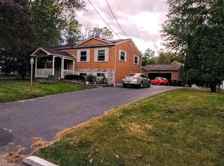 1355 Wakefield Dr, Hermitage, PA