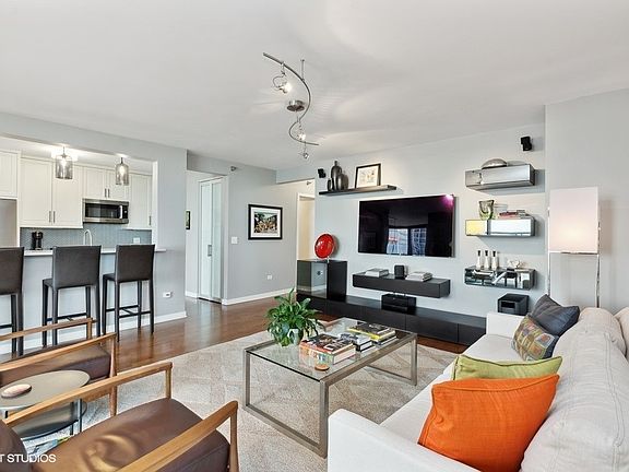 4th image of 1160 S Michigan Ave APT 2607