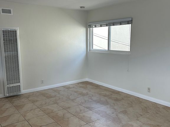 3rd image of 315 Larkspur Ave #B
