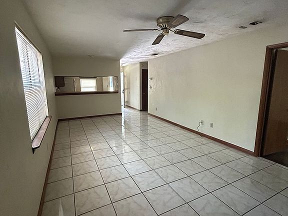 3rd image of 3247 Ginger Dr