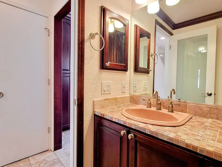 1206 Sierra Village Way — Photo 16