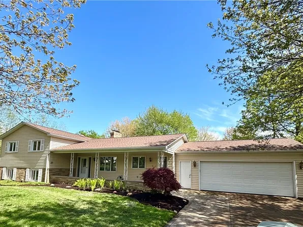 10192 Stonehedge Dr, Concord Township, OH 44077