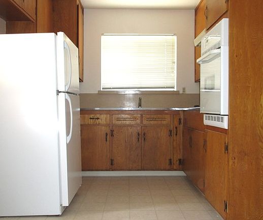 4th image of 260 Encina Ave