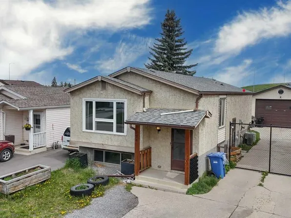 124 SE Abingdon Way NE, Calgary, AB T2A 6R8