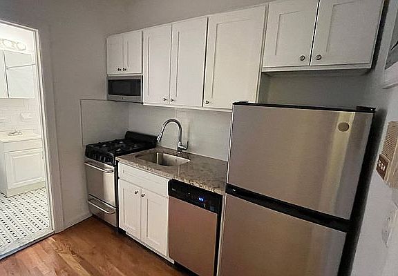 5th image of 421 E 80th St APT 4B