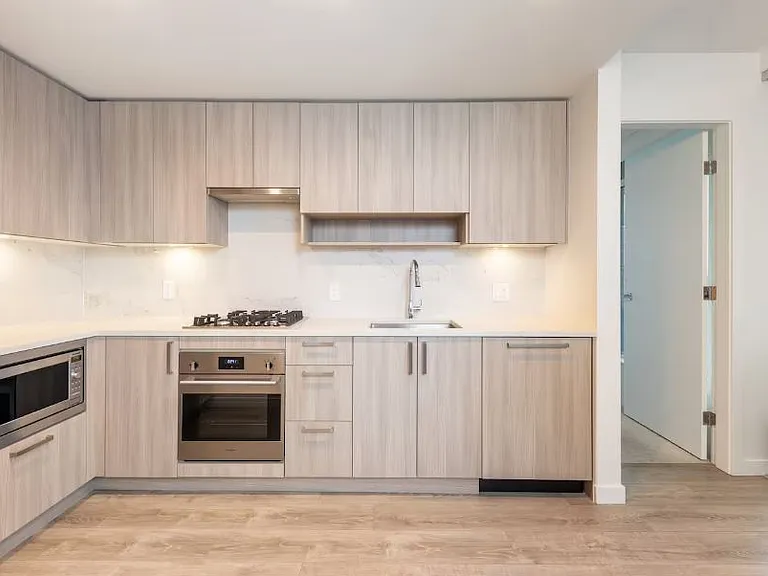 Cozy Apartment with a Fully-Equipped Compact Kitchen _ Perfect for Your Stay! A multi-functional compact oven for baking, grilling, and more Step into comfort, style, and convenience _ your perfect getaway starts here!