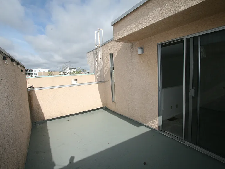 3637 Clarington Ave #213 — Photo 91