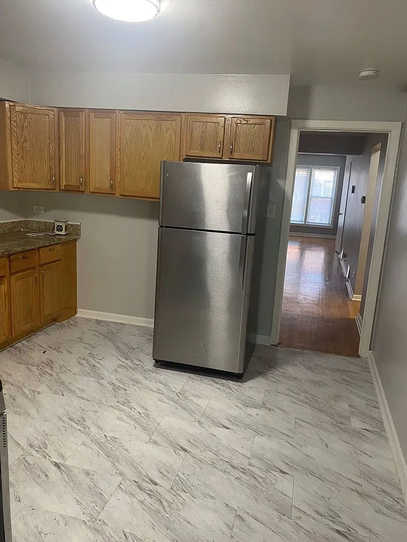3 bed, 1280 sqft, $1,800 — Photo 3