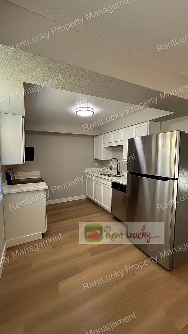 Garrett - 218 Pacific — Photo 3