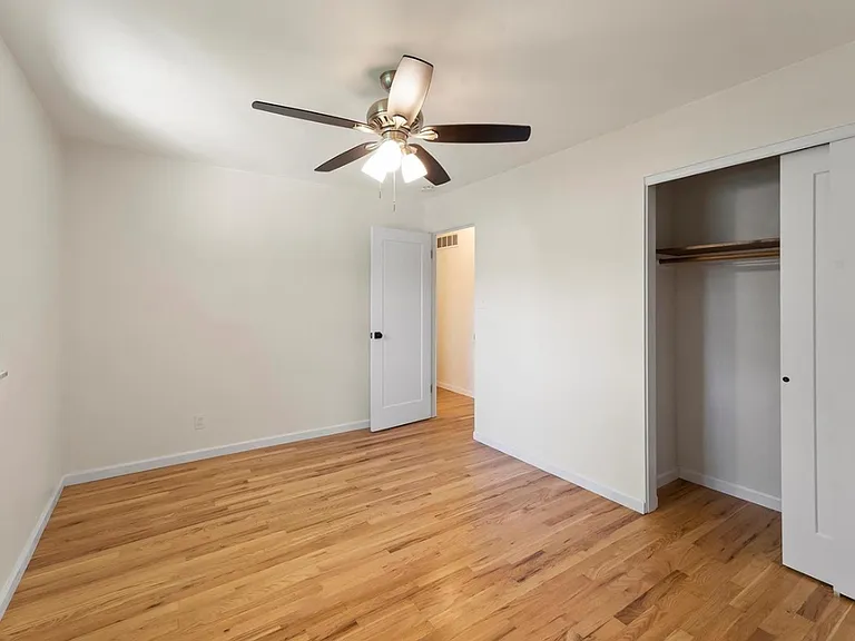 405 Fontainebleau — Photo 12