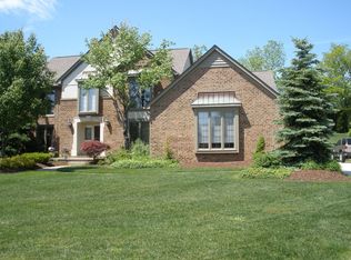 3236 Summit Ridge Dr, Rochester Hills, MI 48306