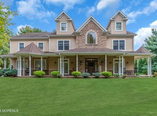 2 Dora Ln, Holmdel, NJ 07733