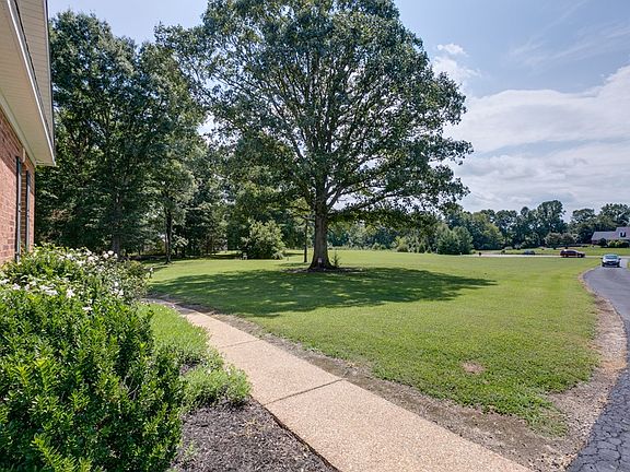 5th image of 17801 Broad Meadow Dr