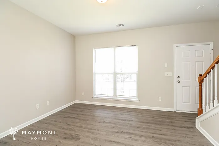 1227 Joannas Ct — Photo 6