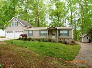 419 Meadows Ln, Townville, SC 29689