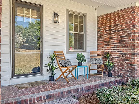 3rd image of 114 Azalea Dr