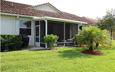 3rd image of 6370 Oxford Cir