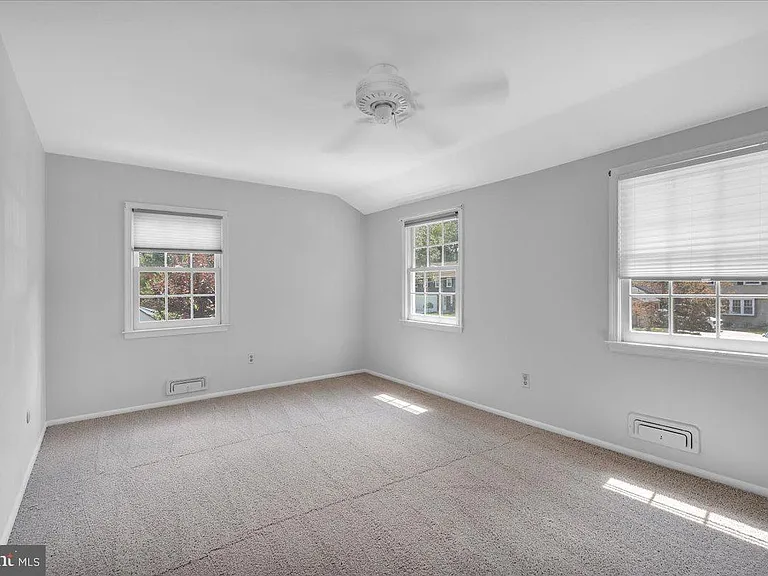 118 Fenwick Rd — Photo 16