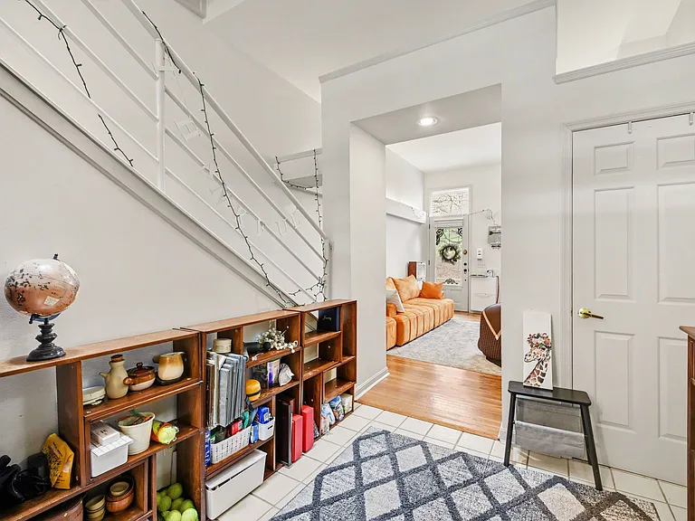 923 Paradrome St — Photo 18