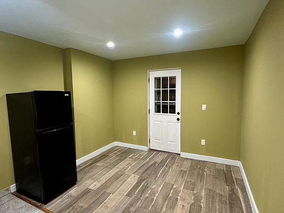4th image of 2349 E Allegheny Ave #2
