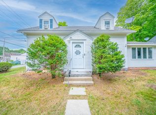 15-17 Pleasant St, Lunenburg, MA 01462