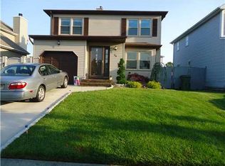 26 Senna Dr, Parlin, NJ 08859