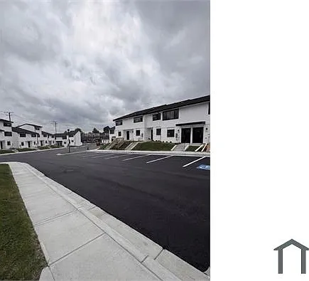 308 Hendrickson Ln #B — Photo 11