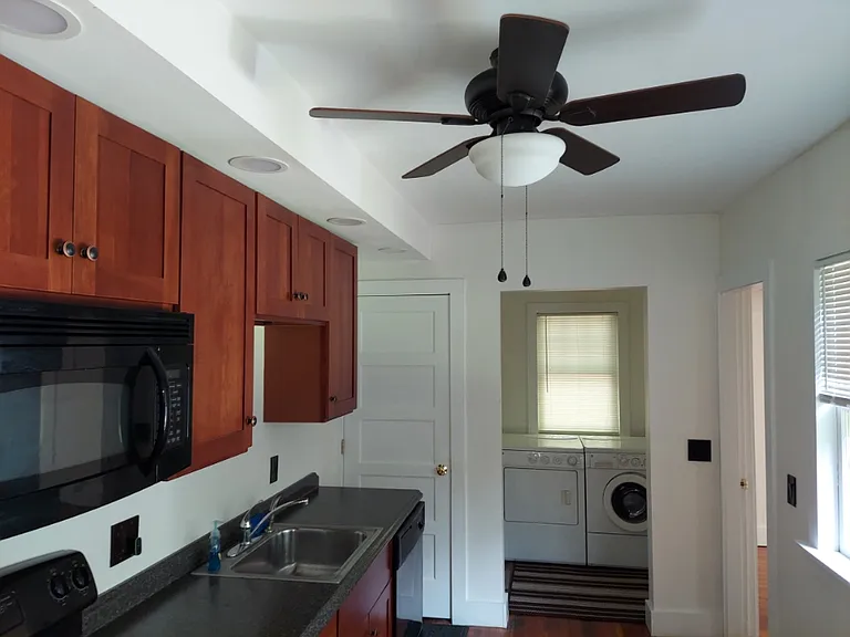 37 Belcher St — Photo 4