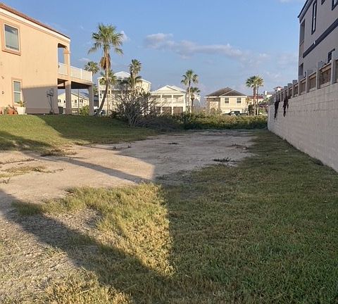 2nd image of 218 W Hibiscus St
