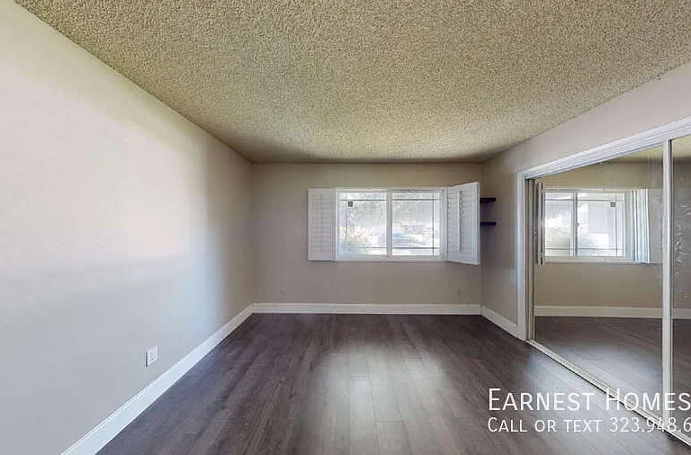 21019 Hackney St — Photo 15