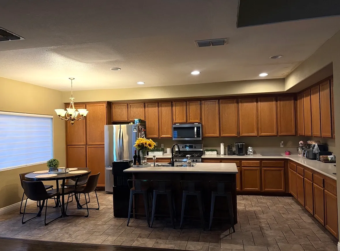 Building Photo - 1420 Hoover Ct