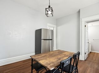 213 W John St APT 1, Champaign, IL